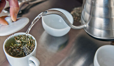 HOW TO BREW HOT TEA